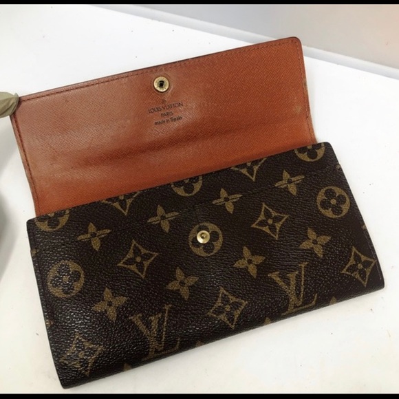 Authentic Louis Vuitton wallet - Picture 5 of 7